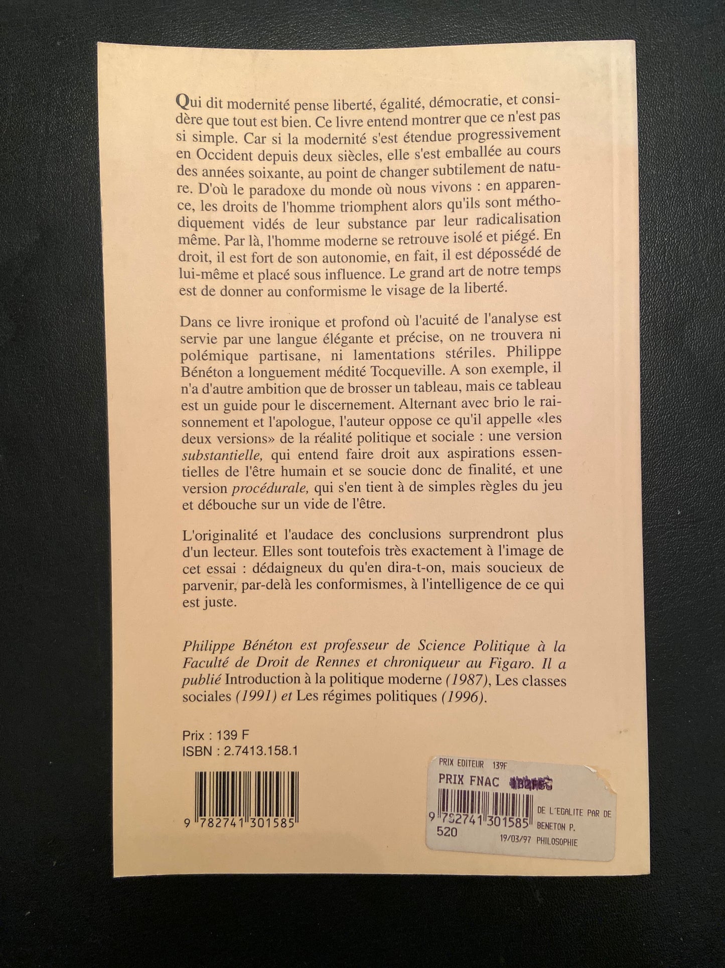 DE L'ÉGALITÉ PAR DÉFAUT - ESSAI SUR L'ENFERMEMENT MODERNE