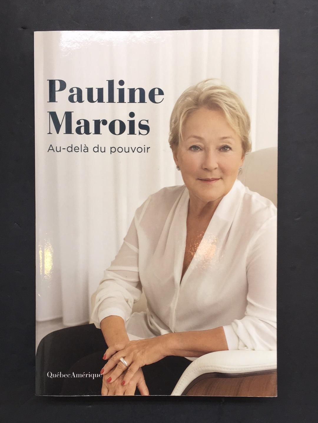 AU-DELÀ DU POUVOIR