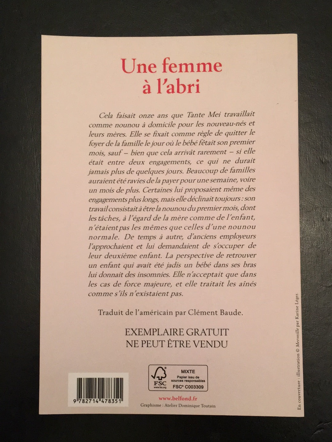 UNE FEMME À L'ABRI