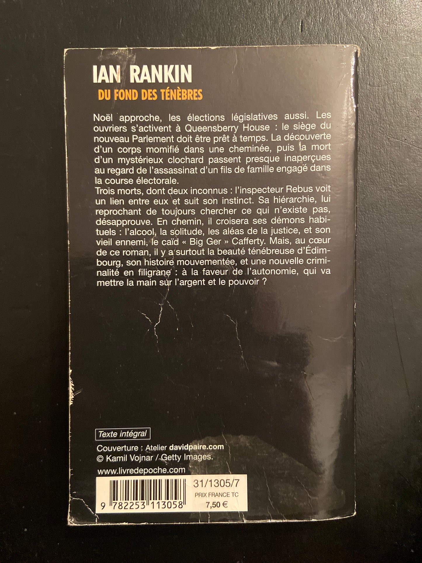 DU FOND DES TÉNÈBRES