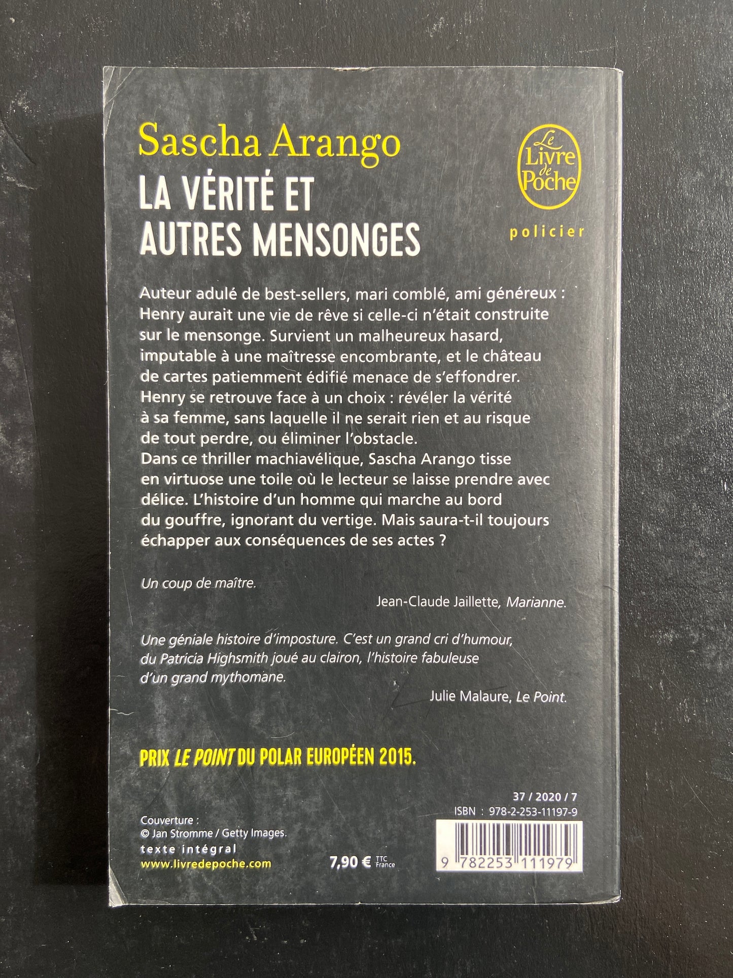 LA VÉRITÉ ET AUTRES MENSONGES