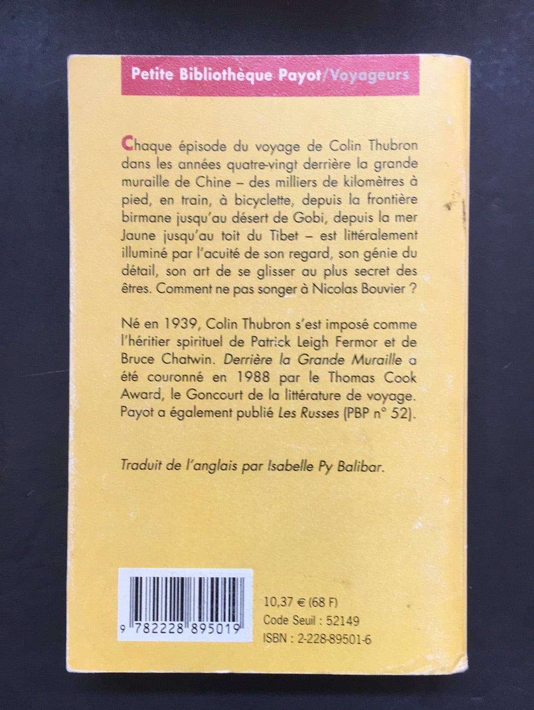 DERRIÈRE LA GRANDE MURAILLE