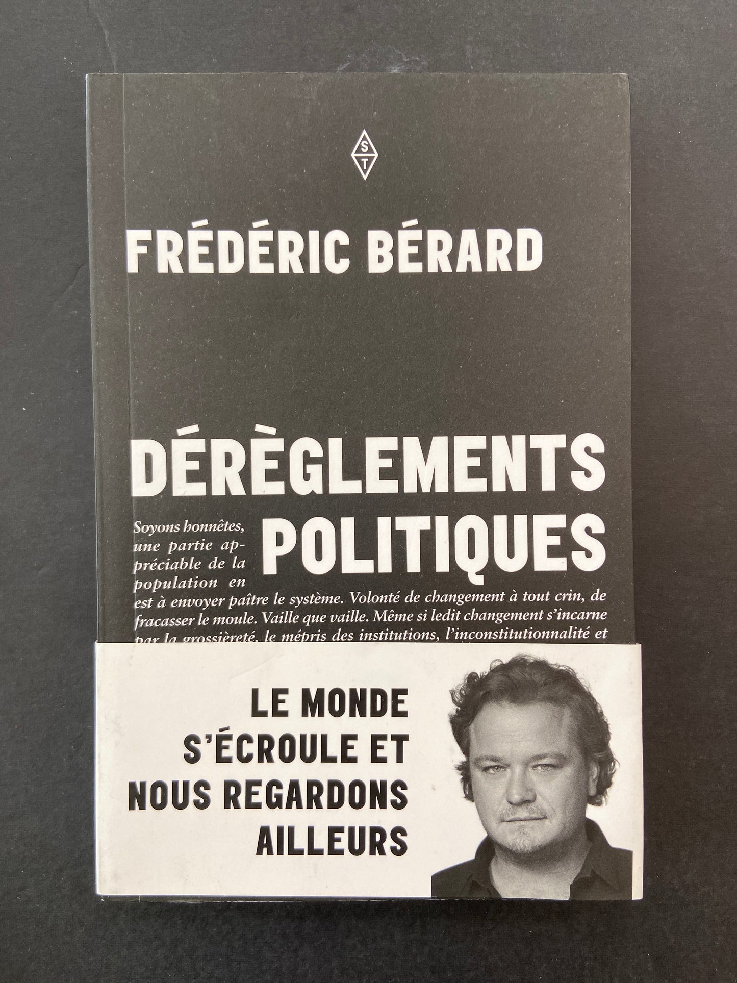 DÉRÈGLEMENTS POLITIQUES