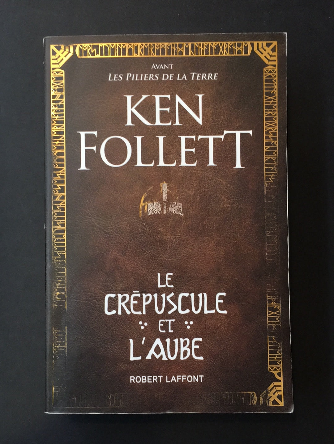 LE CRÉPUSCULE ET L'AUBE