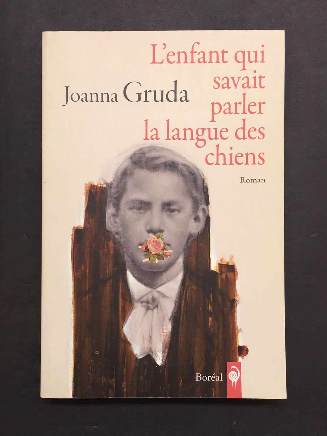 L'ENFANT QUI SAVAIT PARLER LA LANGUE DES CHIENS