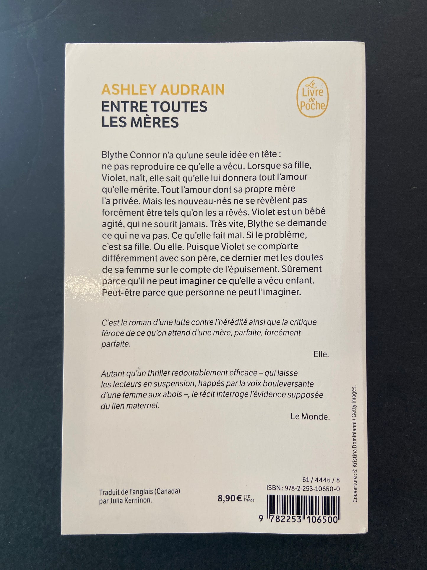 ENTRE TOUTES LES MÈRES