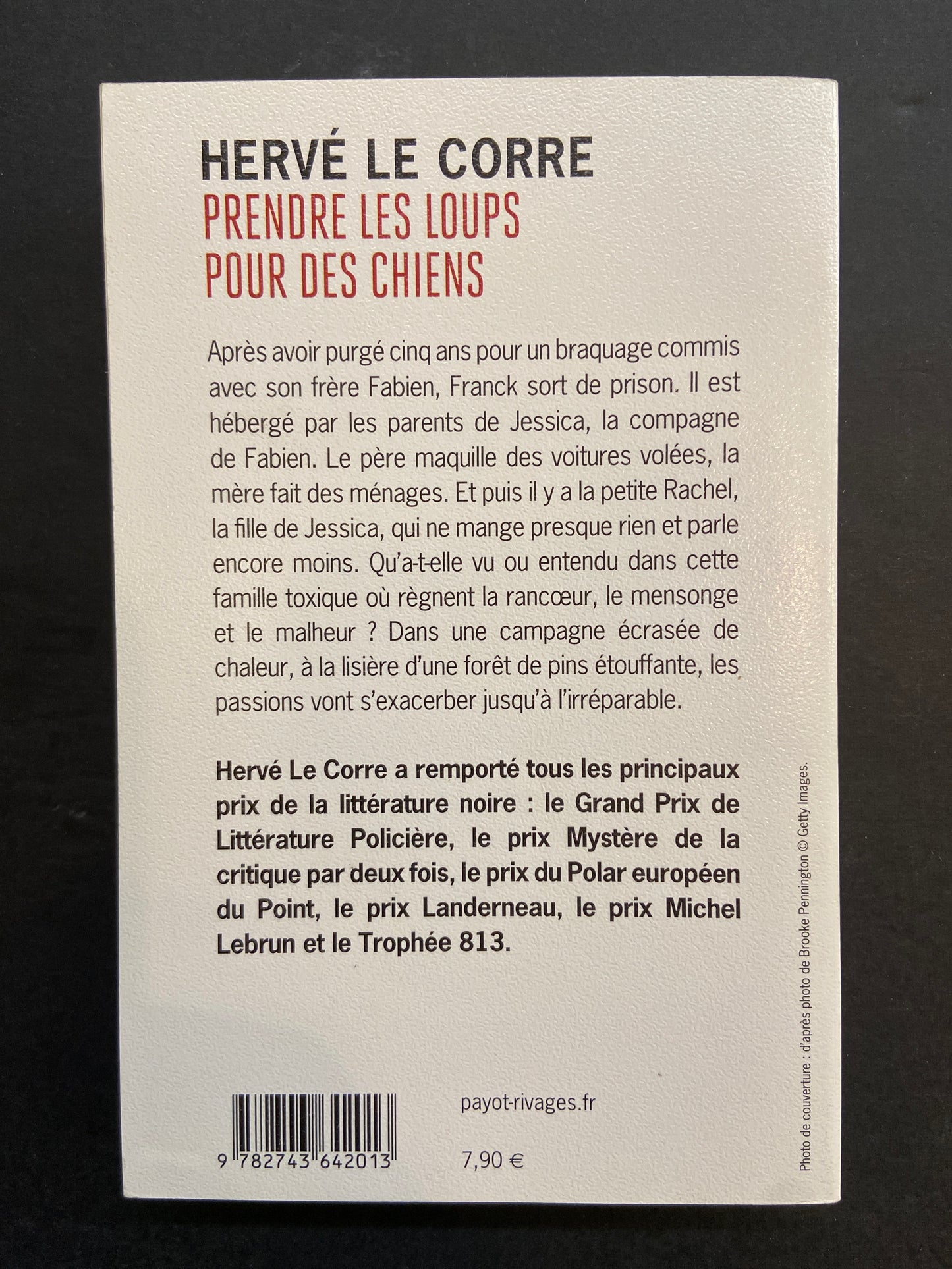 PRENDRE LES LOUPS POUR DES CHIENS