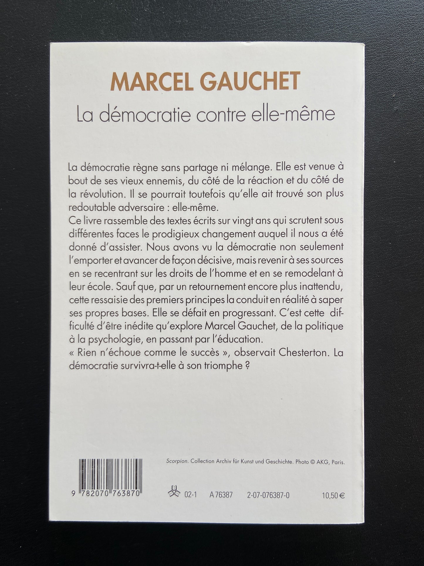 LA DÉMOCRATIE CONTRE ELLE-MÊME