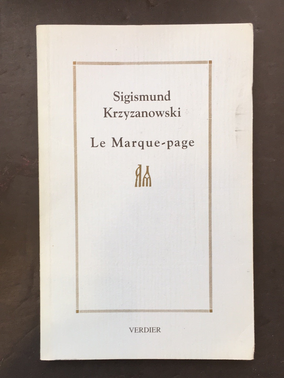 LE MARQUE-PAGE