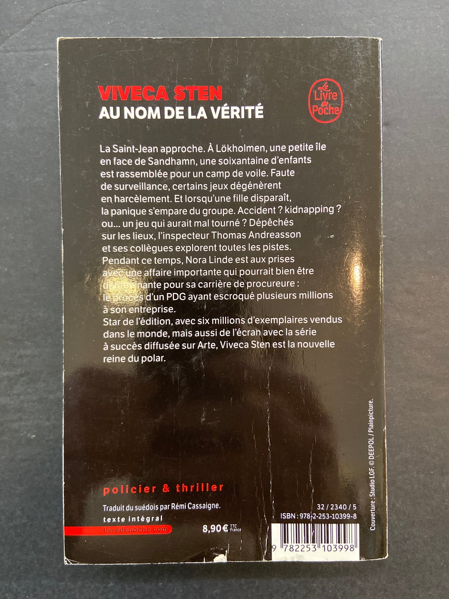 AU NOM DE LA VÉRITÉ
