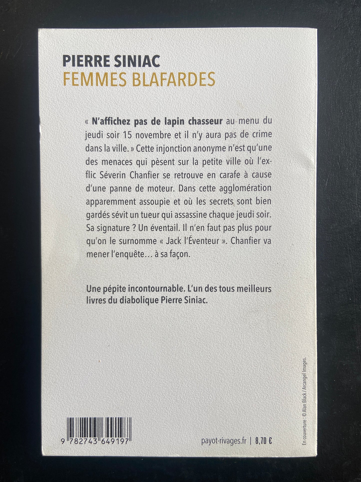 FEMMES BLAFARDES