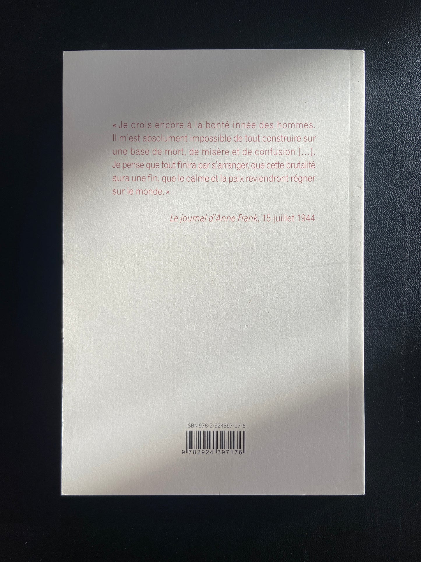 COULISSES - ANNE FRANK ENTRE OMBRE ET LUMIÈRE