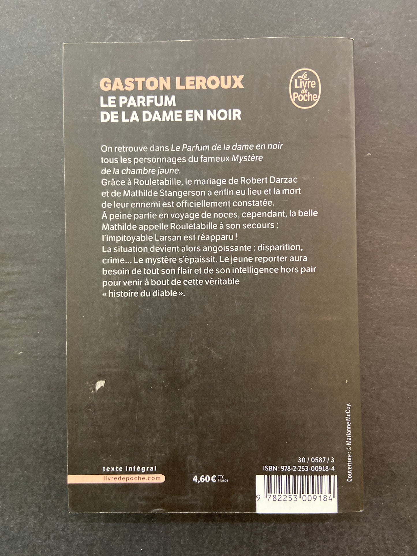 LE PARFUM DE LA DAME EN NOIR