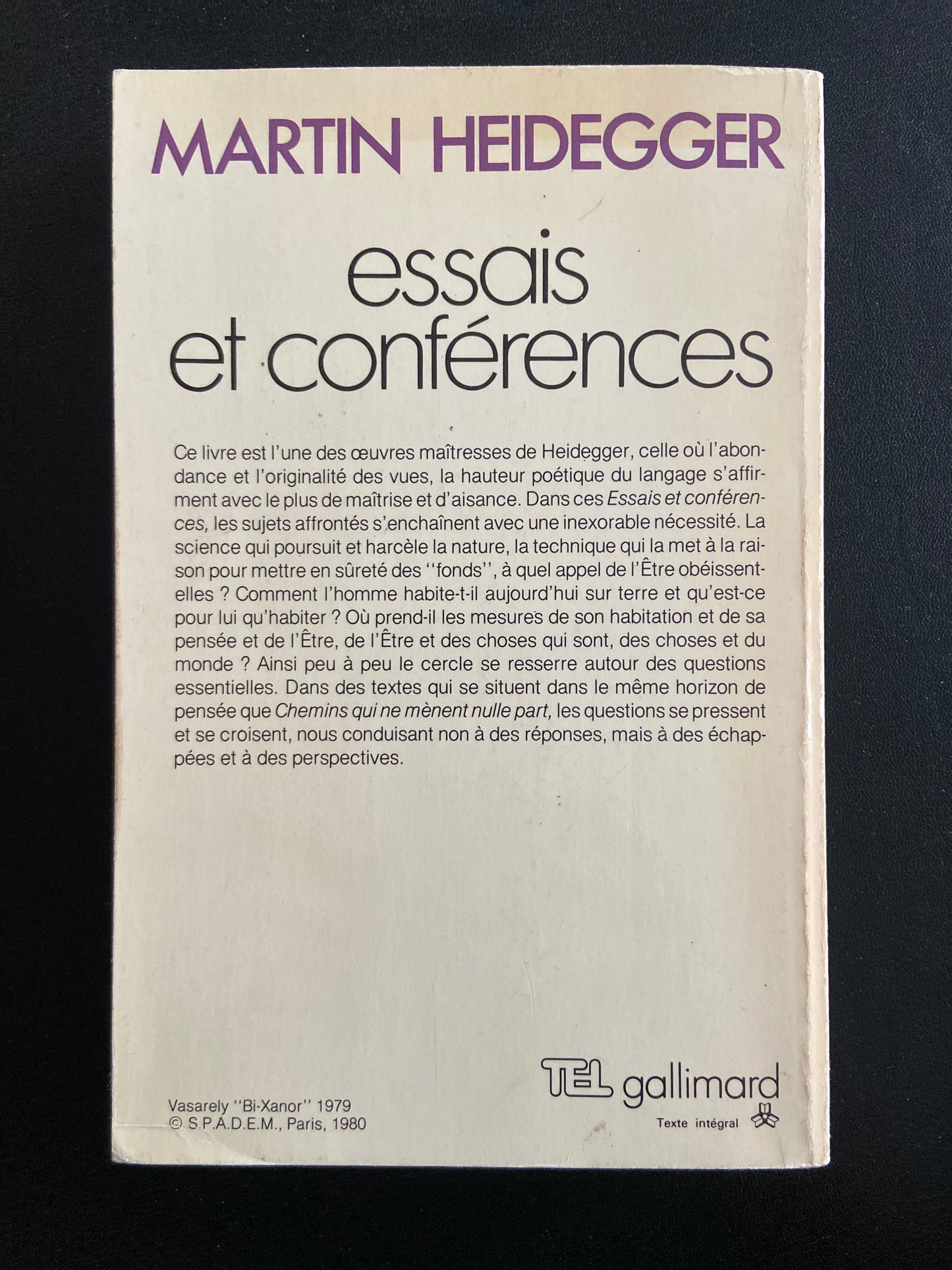 ESSAIS ET CONFÉRENCES