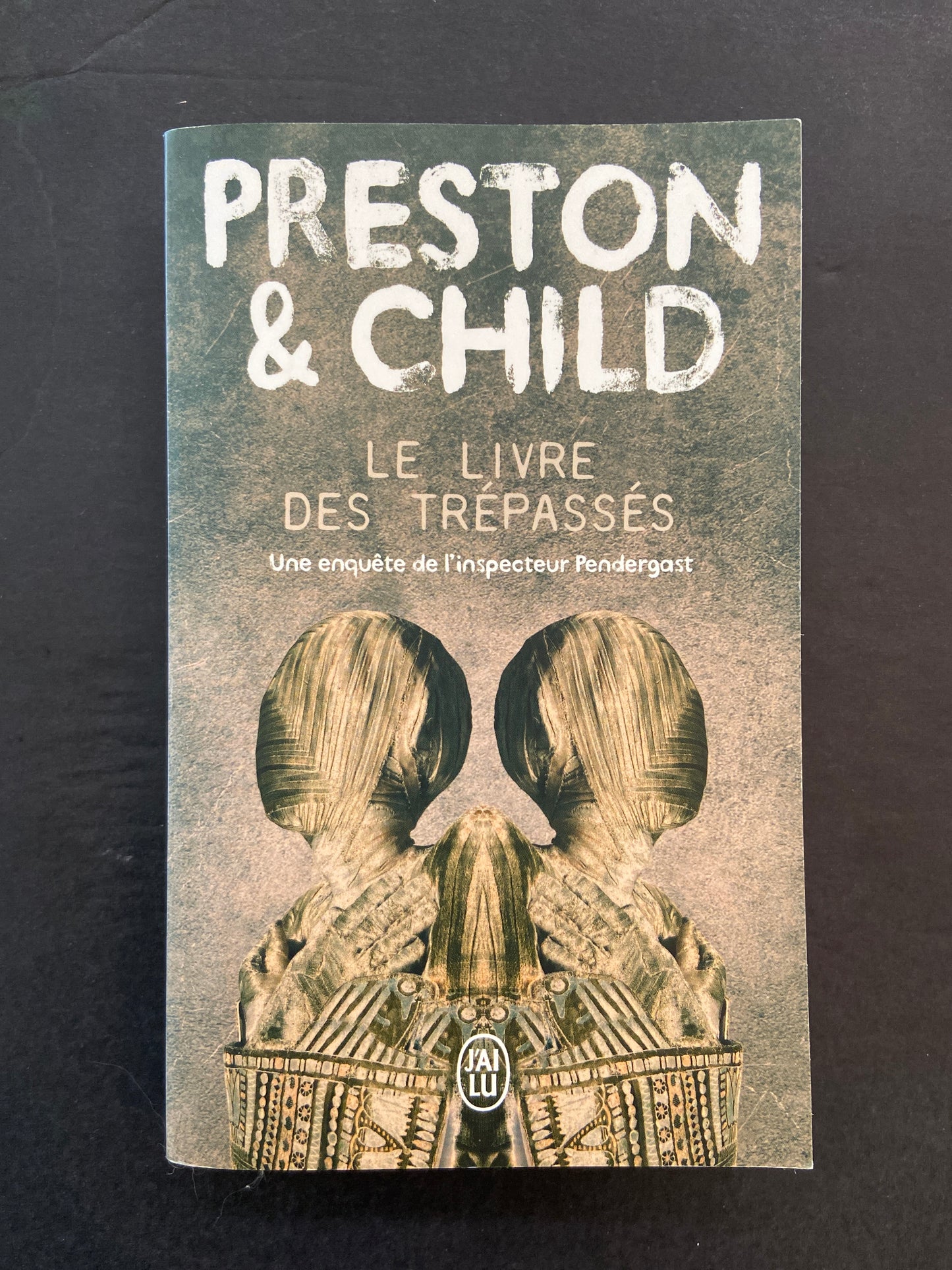 LE LIVRE DES TRÉPASSÉS