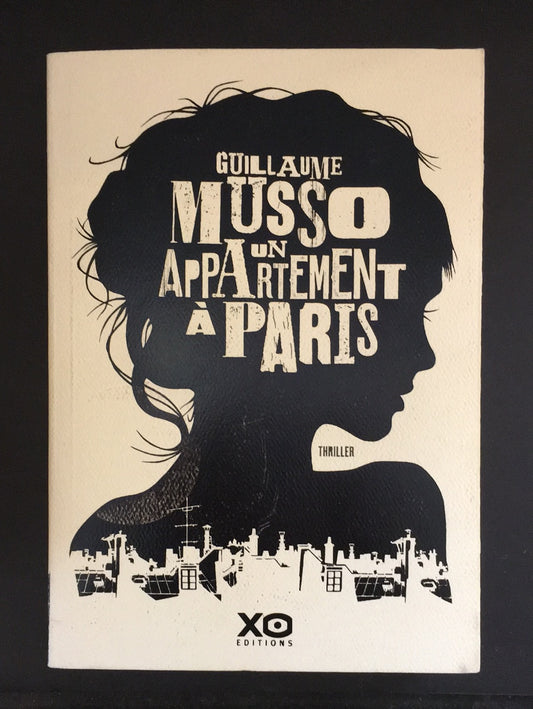 UN APPARTEMENT À PARIS