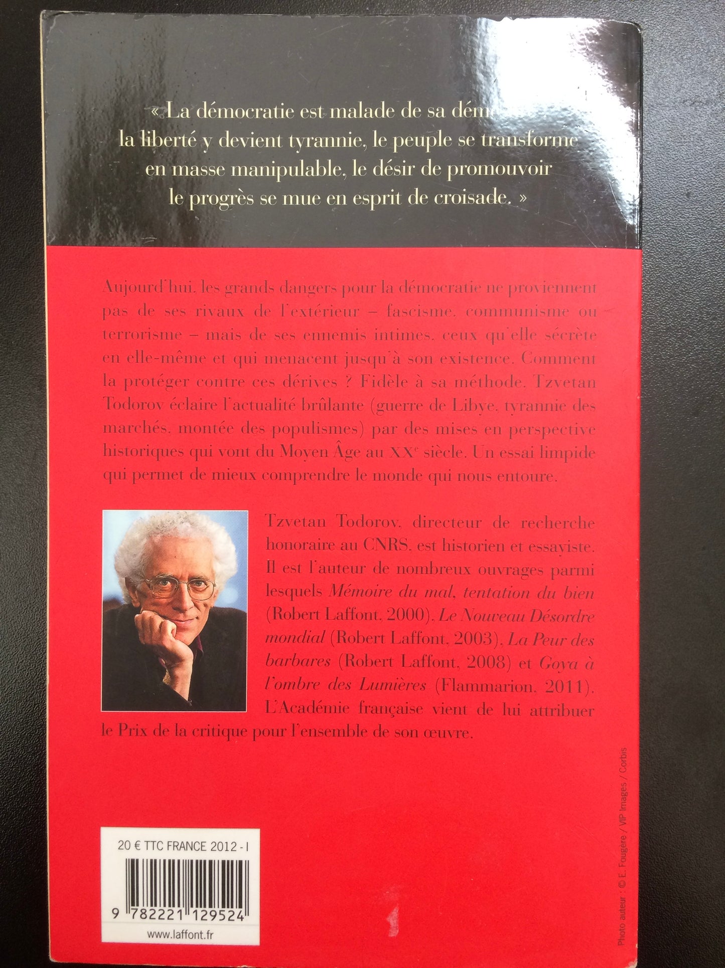 LES ENNEMIS INTIMES DE LA DÉMOCRATIE