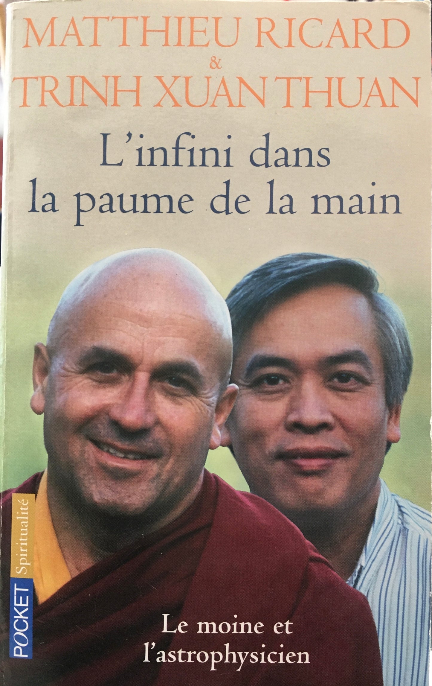 L'INFINI DANS LA PAUME DE LA MAIN