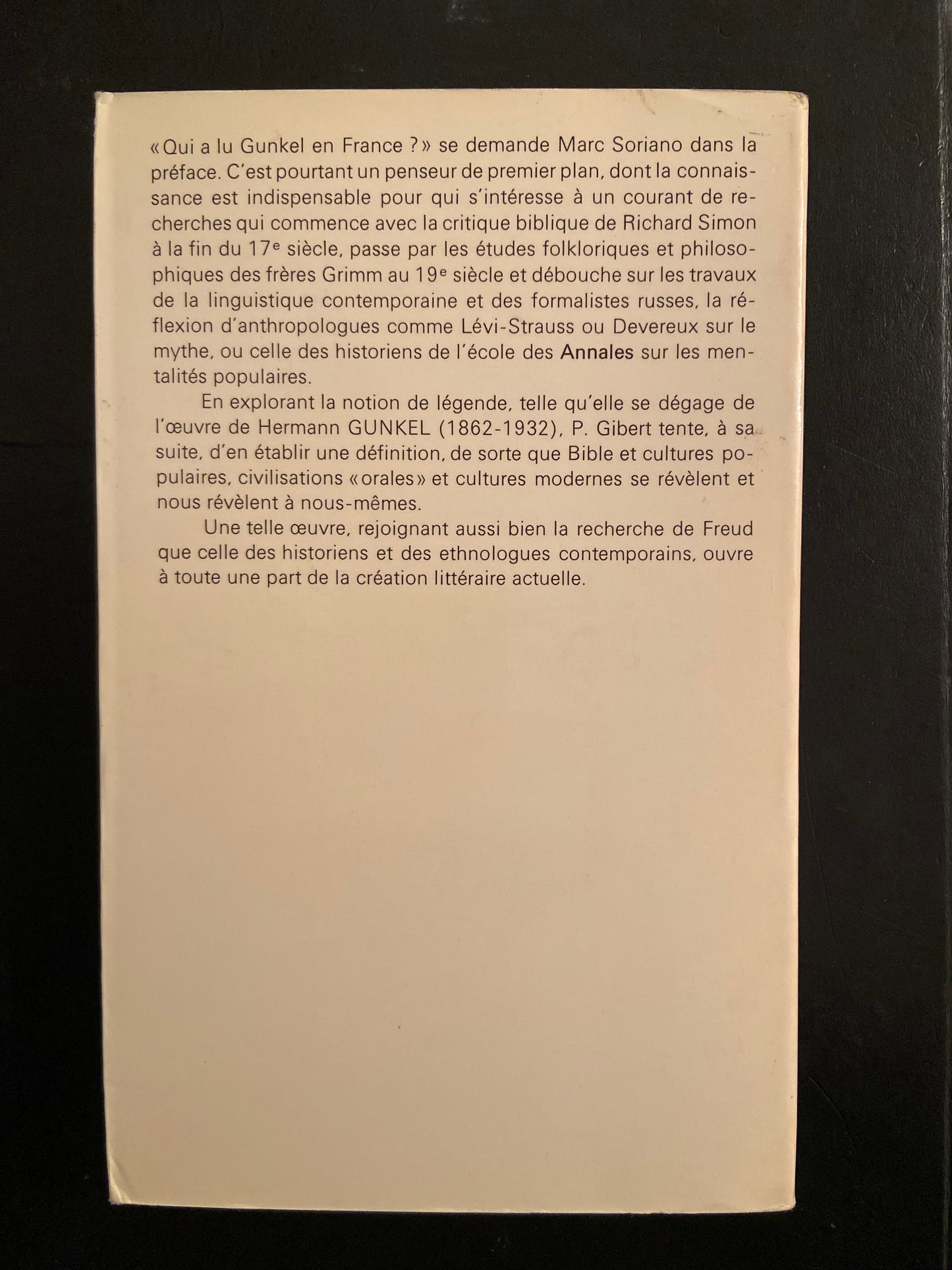 UNE THÉORIE DE LA LÉGENDE