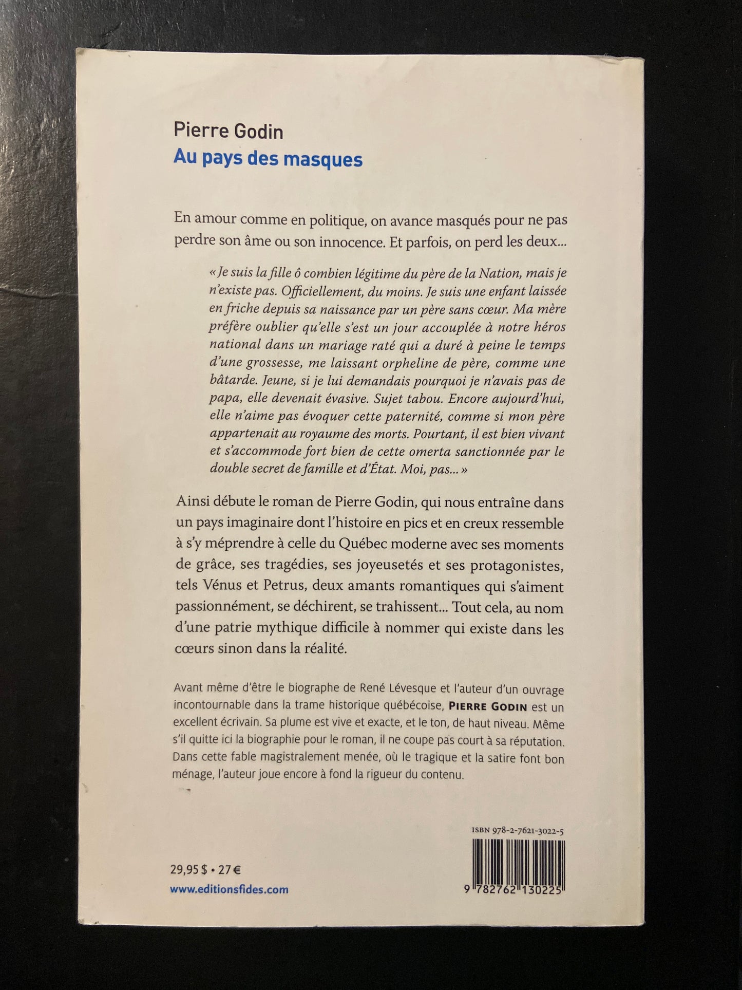 AU PAYS DES MASQUES
