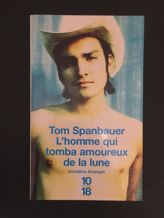 HOMME QUI TOMBA AMOUREUX DE LA LUNE