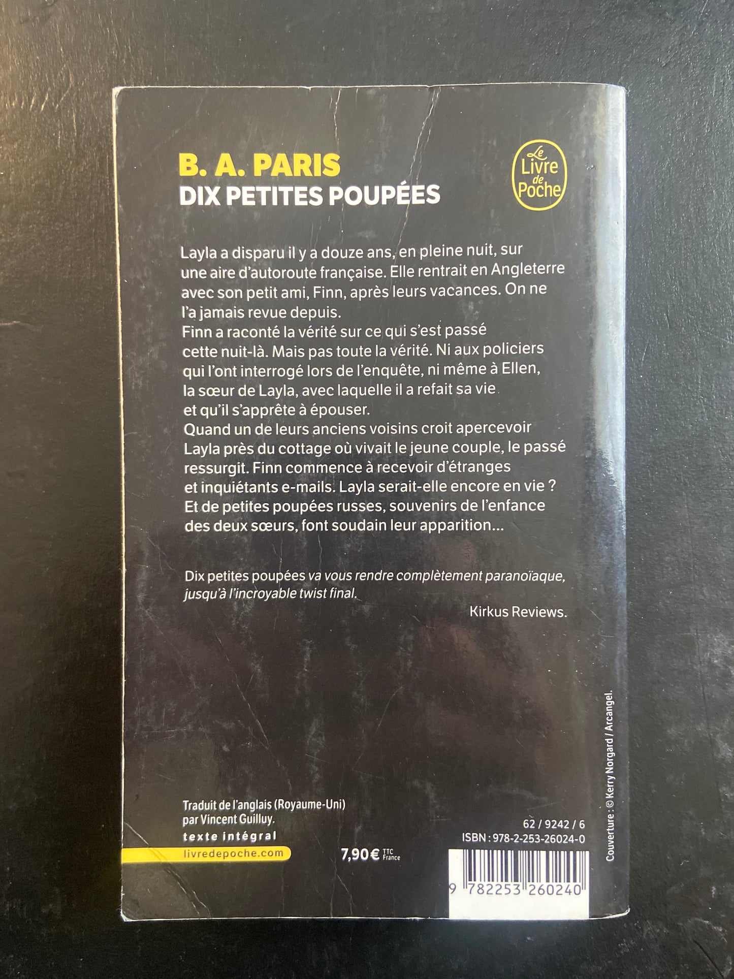 DIX PETITES POUPÉES