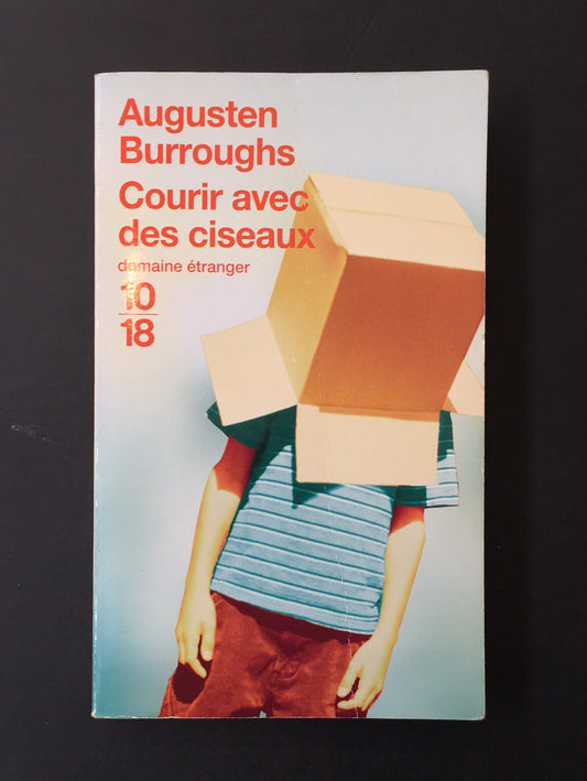 COURIR AVEC DES CISEAUX