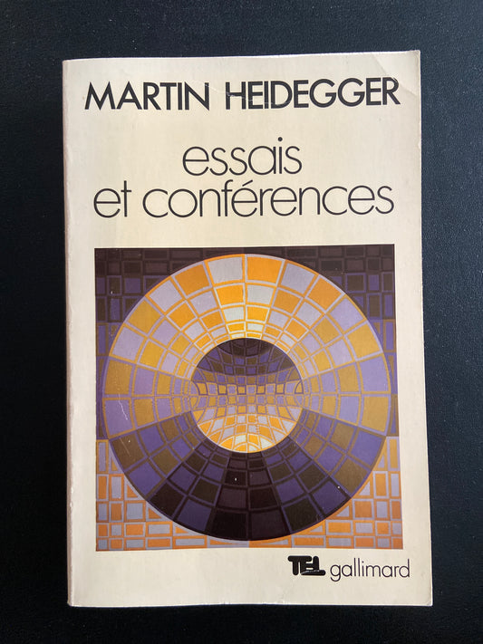 ESSAIS ET CONFÉRENCES