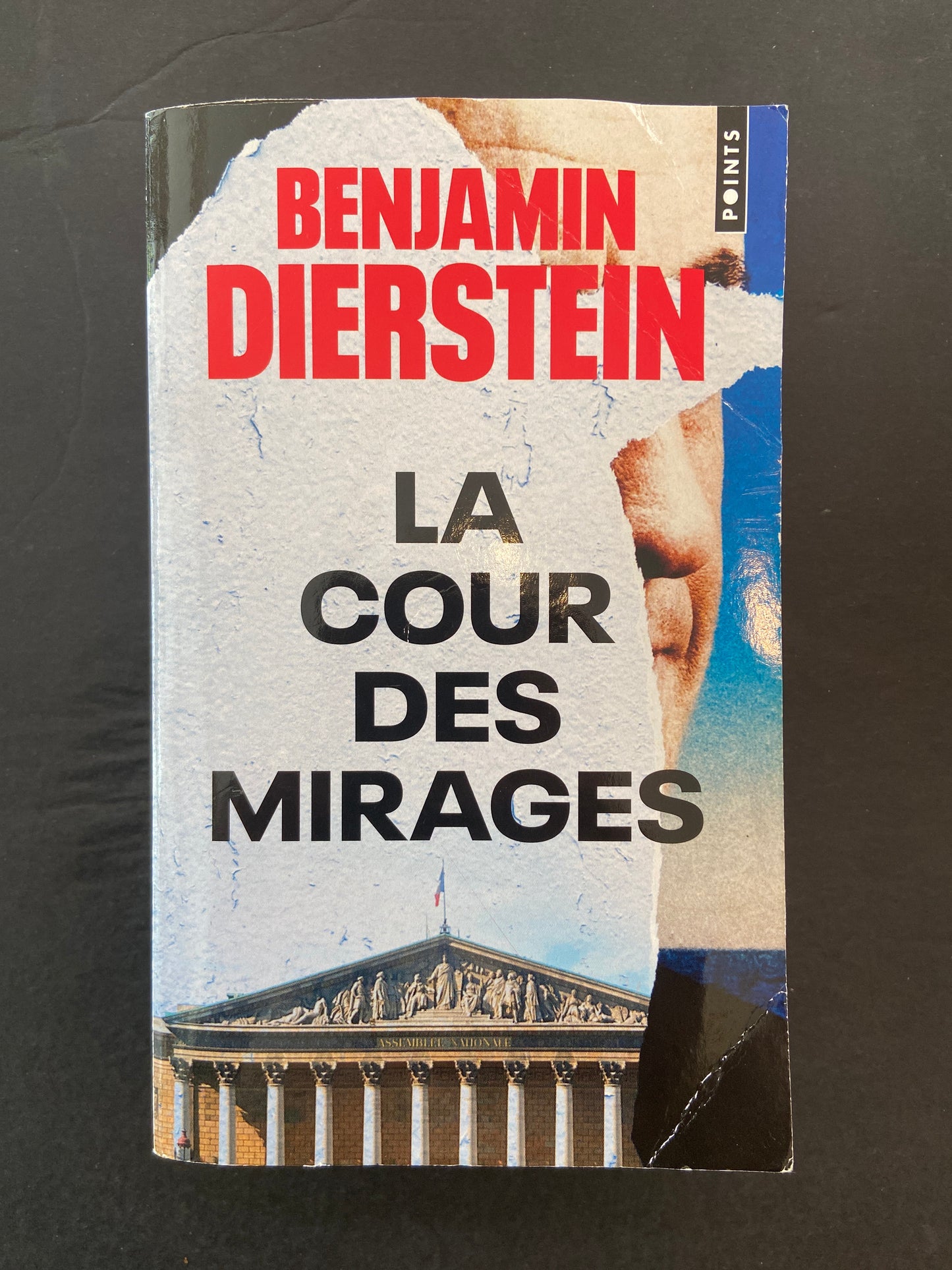 LA COUR DES MIRAGES