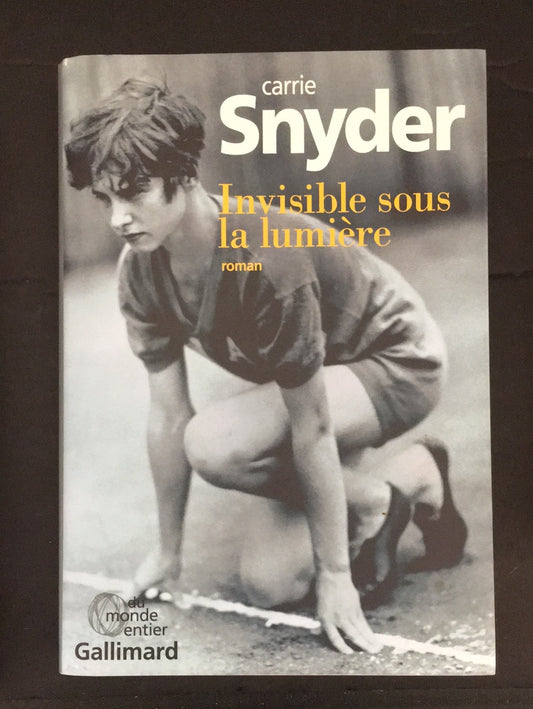 INVISIBLE SOUS LA LUMIÈRE