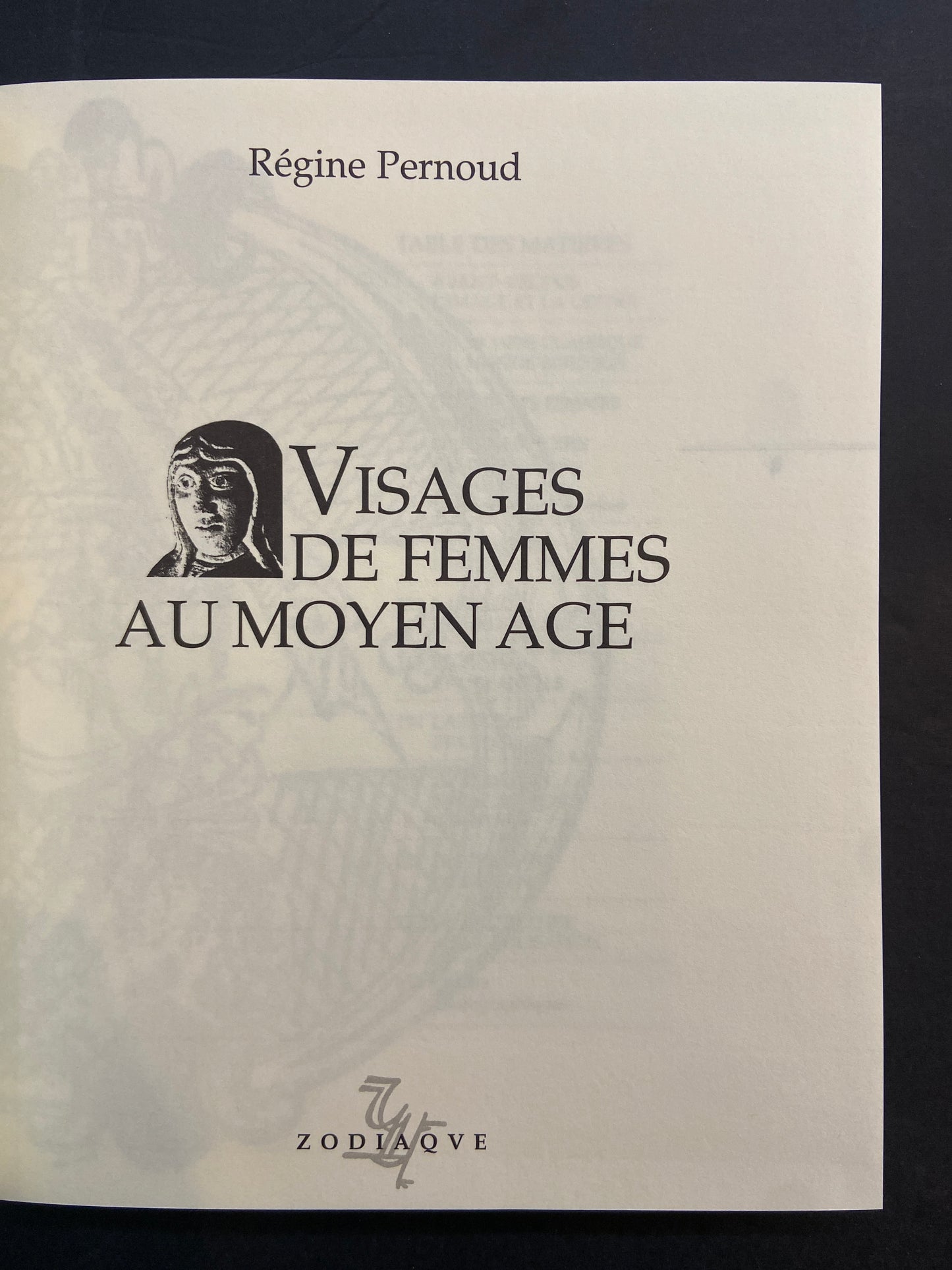 VISAGES DE FEMMES AU MOYEN AGE