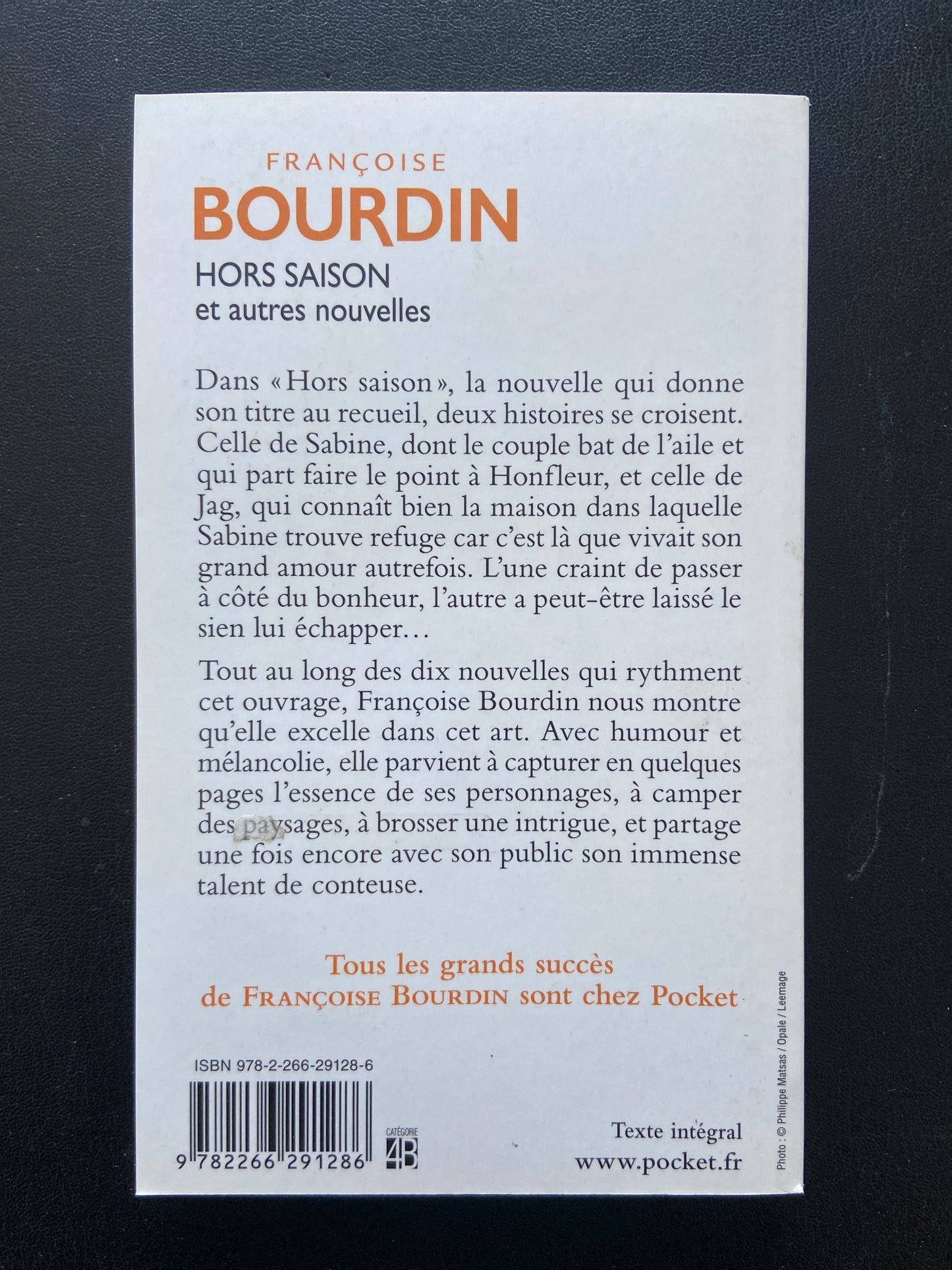 HORS SAISON ET AUTRES NOUVELLES