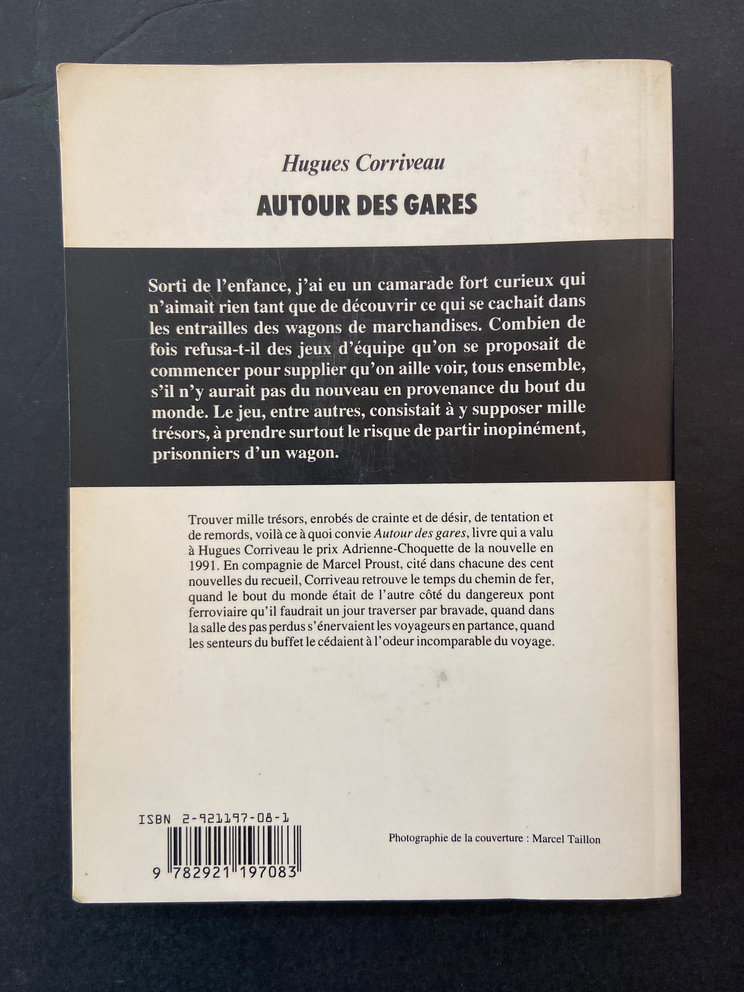 AUTOUR DES GARES