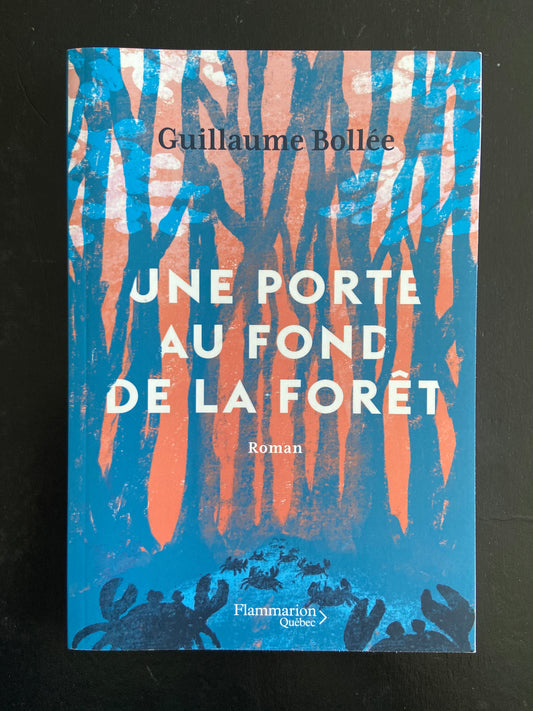 UNE PORTE AU FOND DE LA FORET