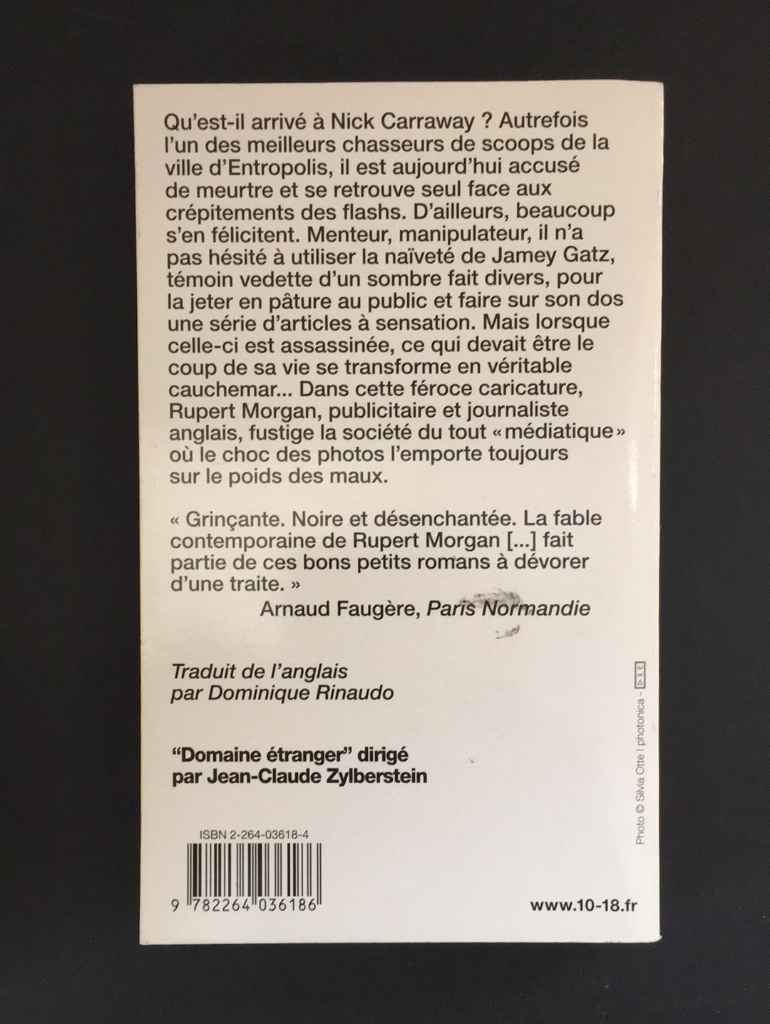 UNE ÉTRANGE SOLITUDE
